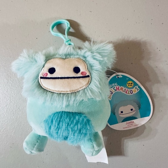 Nwt 👣Joelle the Bigfoot 3.5” Clip Squishmallow - Picture 2 of 5
